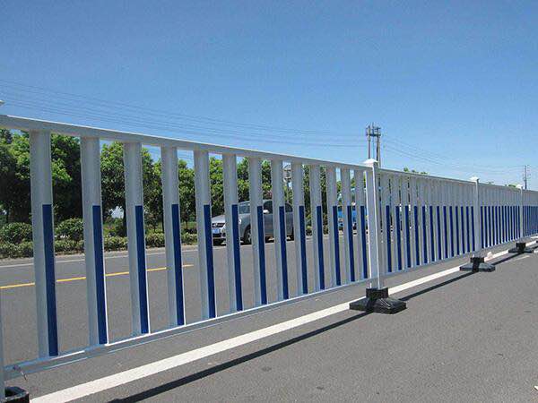 鋅鋼護(hù)欄 鋅鋼護(hù)欄